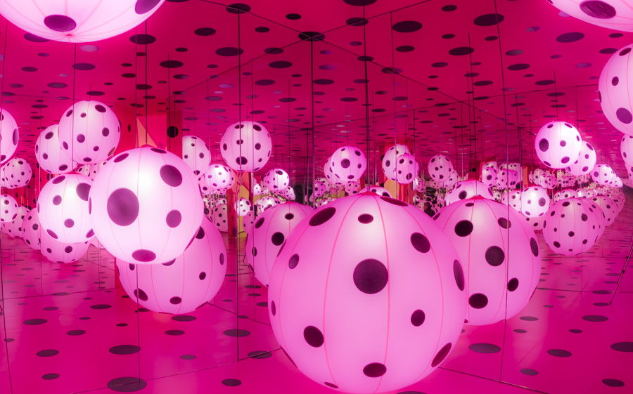 Kusama Infinity Mirrored Room: Dots Obsession - Love Transformed Into Dots