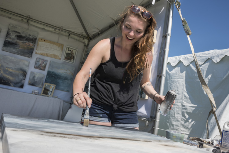 Artist Shelly Svonavec