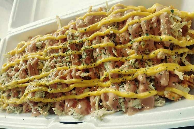 La "Papa Loca" - Papas Fritas home made with chicken, Cheese and bacon from Pura Cepa