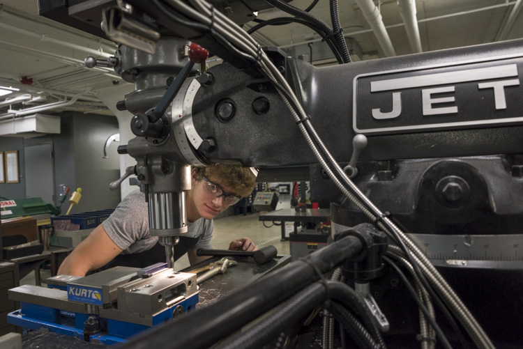 Mechanical Manufacturing class at Think[Box]