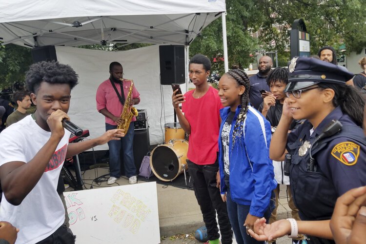 Food Strong works to make healthy food fun.