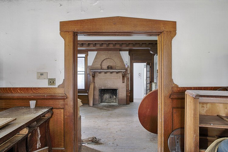 Some see a mess, but Sheila Sharpley only sees the beauty of the Rudd-Rockefeller house.