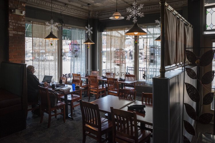 Beach Club Bistro in Euclid