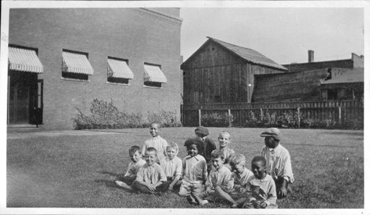 Sterling Branch 1915: Library Garden