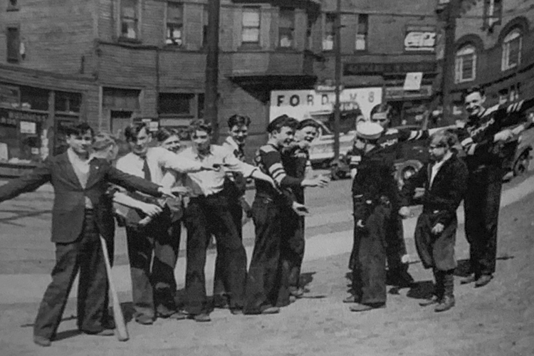 The Ginsert Drug photo from the 1930s that Zimmer is turning into a soda shop