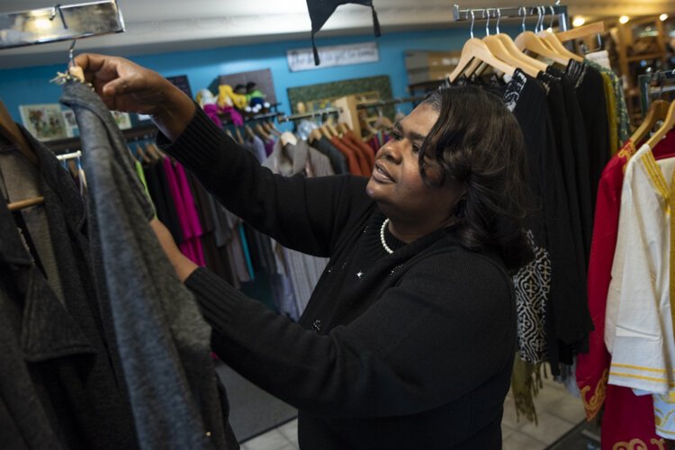 Working as a manager for a major retail chain caused Lisa McGuthry to pursue entrepreneurship.