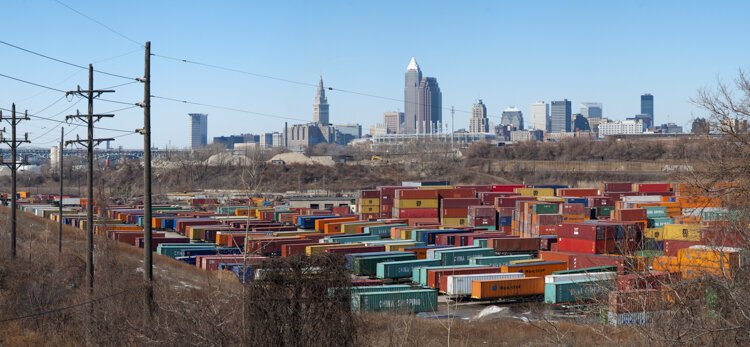 View from the Broadway Avenue Bridge in Slavic Village in 2014 .