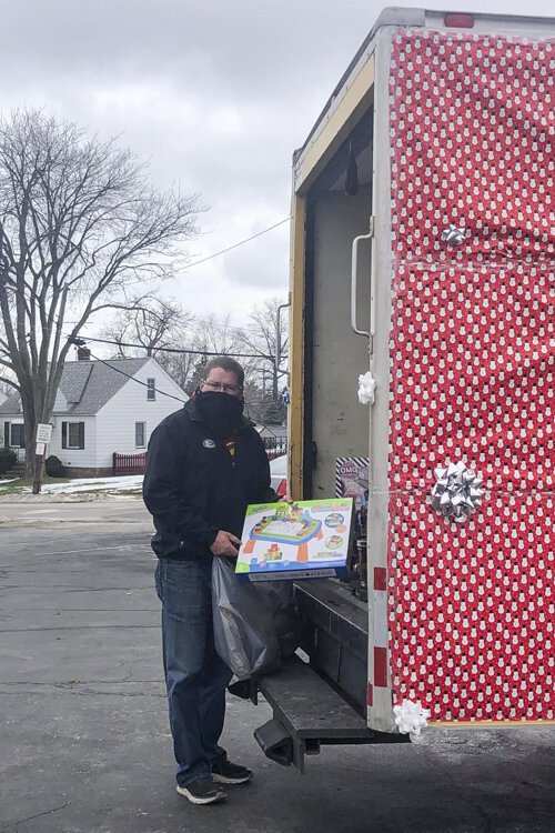 Bellaire-Puritas Development Corporation assisted Cleveland City Councilman Brian Kazy's Stuff the Truck drive