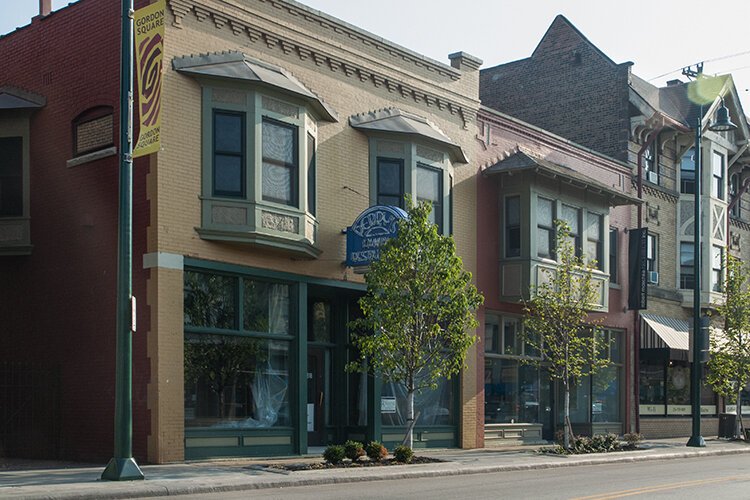 Perry's Family Restaurant in 2010 in Gordon Square, now XYZ Tavern