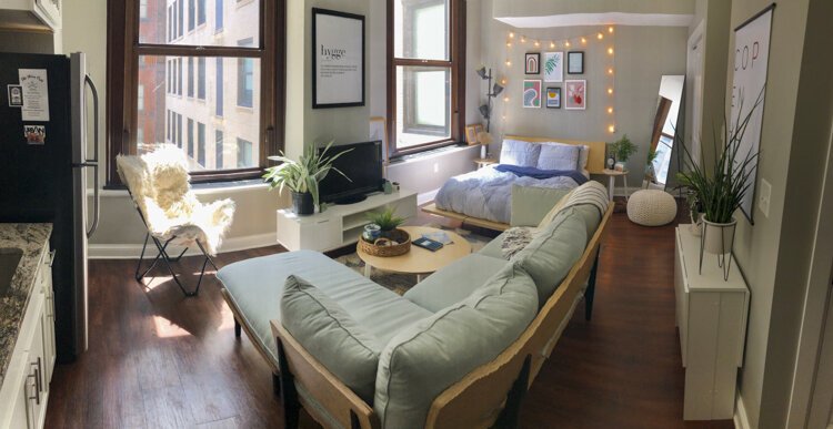 <span class="content-image-text">Ian Meadows carefully researched the options before choosing his downtown Cleveland apartment.</span>
