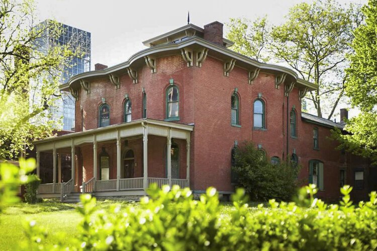 Cozad Bates House