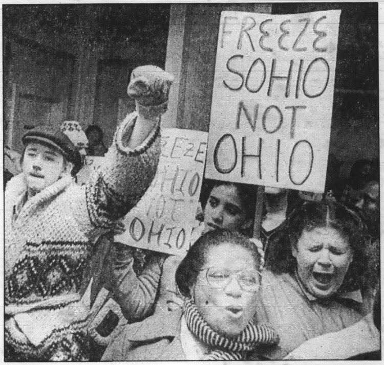 <span class="content-image-text">“No way, we won’t pay” Buckeye Woodland Community Congress’ protesters chant at Stouffer’s Inn on the Square outside Sohio’s annual meeting.</span>