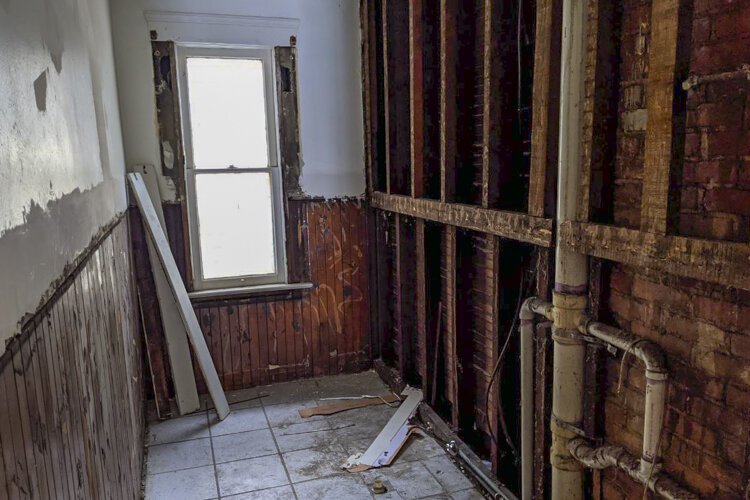 Schaefer Avenue house bathroom demo