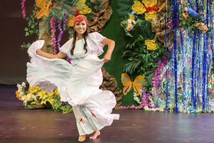 Julia de Burgos Cultural Arts Center’s Unidos por el Arte supports local Latino artists.