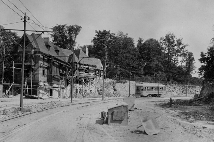 The B. R. Deming Co. obtained a building permit for 2485 Fairmount Boulevard on May 4, 1914.