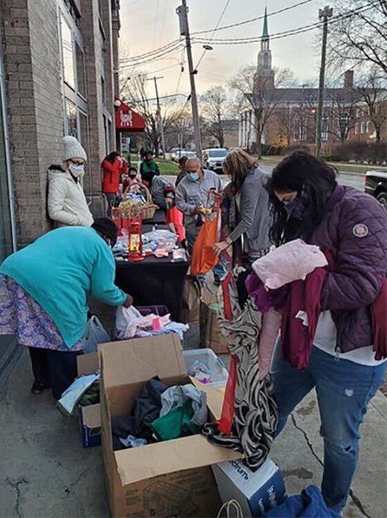 <span class="content-image-text">Project Red Cord night out in front of the Renee Jones Empowerment Center in the Brooklyn Centre neighborhood in Cleveland.</span>