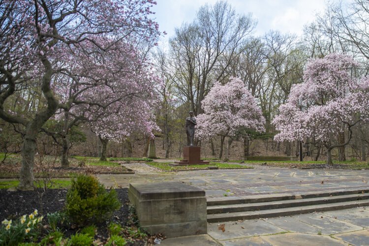 <span class="content-image-text">Cleveland Cultural Gardens - Ukrainian Garden</span>