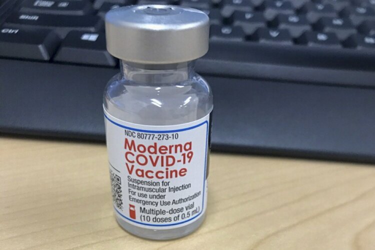 <span class="content-image-text">An estimated 28% of American healthcare workers have said they will “wait and see” before they get the vaccine, despite working on the frontlines.</span>