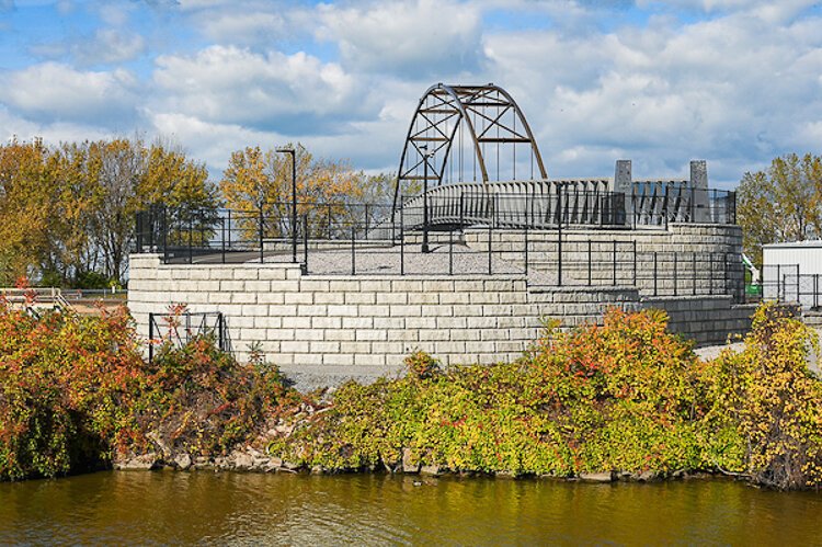 <span class="content-image-text">Cleveland Foundation Centennial Trail-North</span>