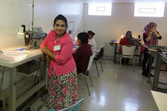 Refugees learn the art of industrial sewing in Esperanza’s training program
