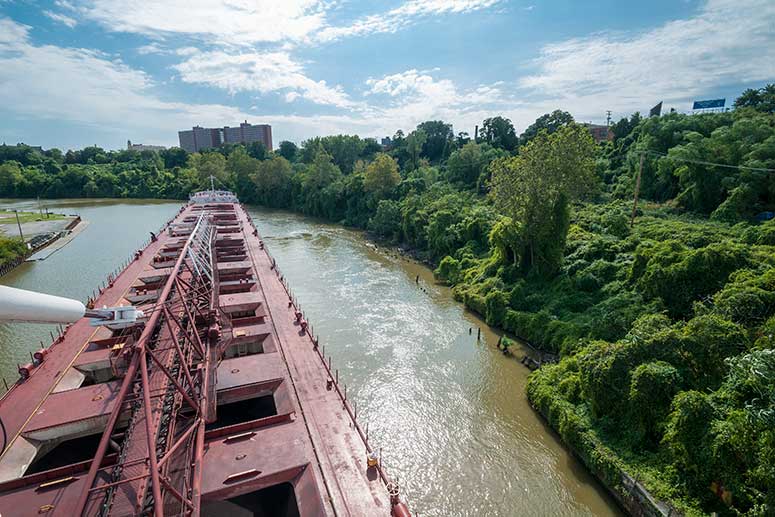 Irishtown Bend from the ore freighter American Courage