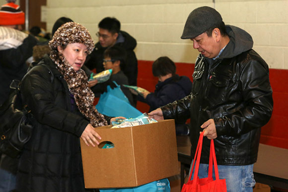 Produce distribution at the Food Bank