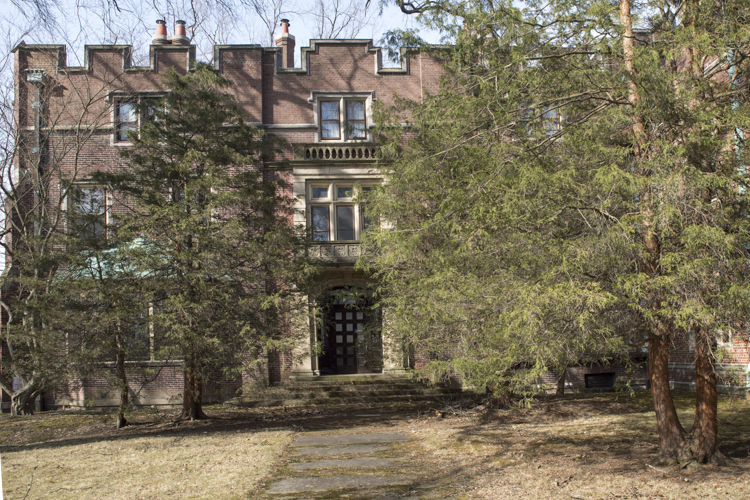 Painter Mansion exterior