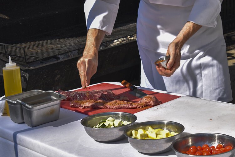 hef Brandon Chrostowski of EDWINS Leadership and Restaurant Institute will lead participants through making Mediterranean rubbed skirt steak.