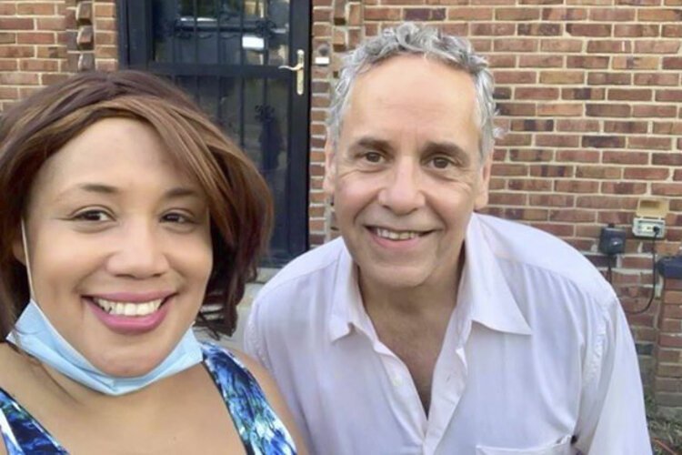 Kelly Appling (left)  hosted one of John Winterberger’s concerts in Shaker.