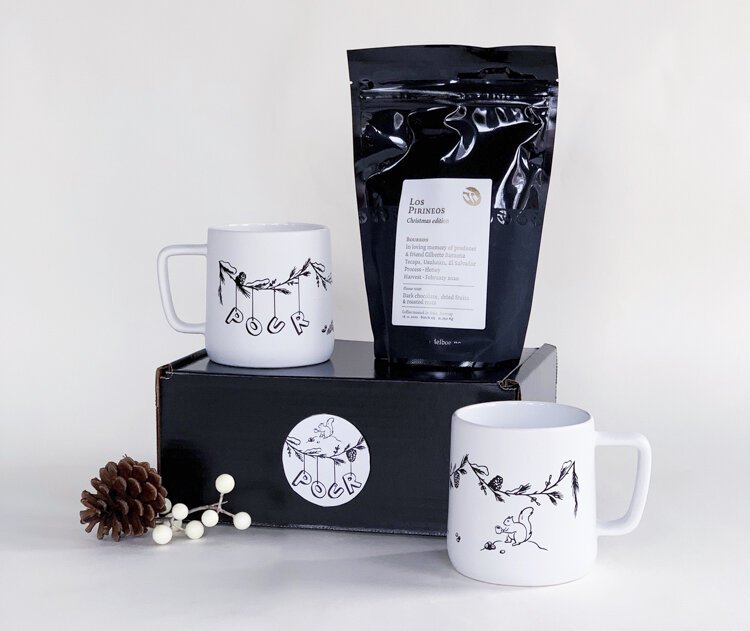 Pour's Yule Box with mugs