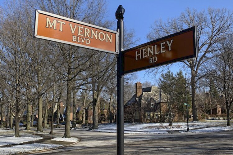The East Cleveland Forest Hill Neighborhood Association is responsible for the installation of several historic replicas of the street signs along Mount Vernon Boulevard in the Forest Hill neighborhood.