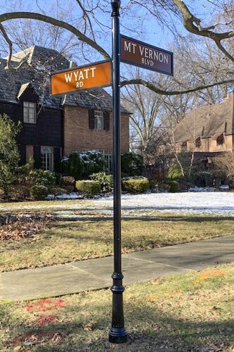 <span class="content-image-text">The East Cleveland Forest Hill Neighborhood Association is responsible for the installation of several historic replicas of the street signs along Mount Vernon Boulevard in the Forest Hill neighborhood.</span>