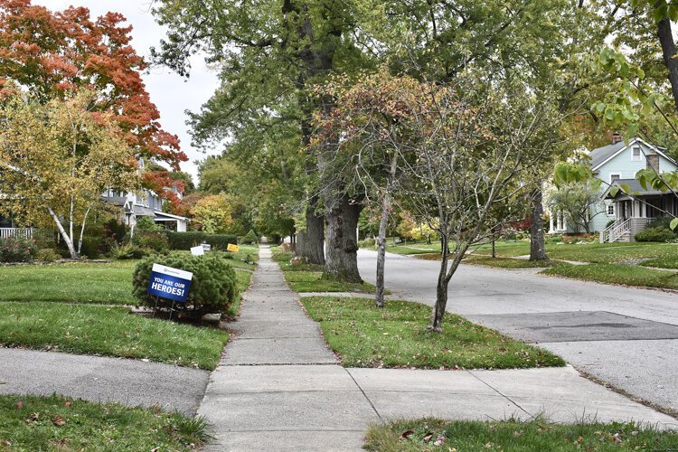 Residents on Corydon Road also decided to do their part to show support for frontline and health care workers.