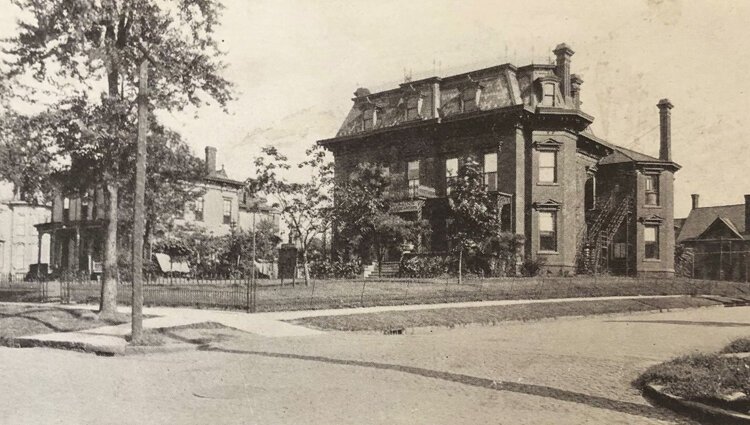 <span class="content-image-text">Sarah Bousfield Home – former home of the West Side Y.W.C.A Junior Girls’ Boarding Home.</span>