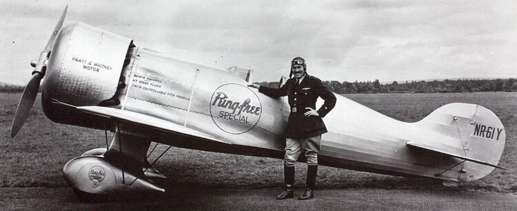 Roscoe Turner flew a Wedell-Williams racer for multiple Thompson Trophy victories