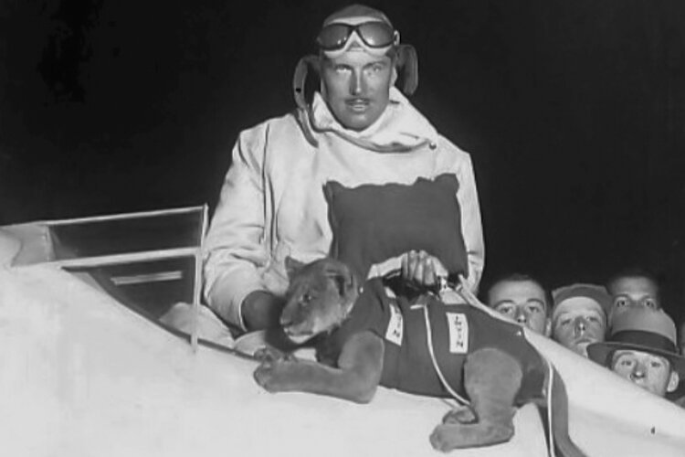 Rosco Turner in 1930 with his pet lion cub.