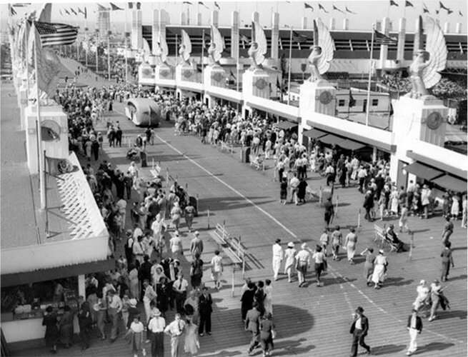 <span class="content-image-text">Great Lakes Exposition - Street of Presidents</span>