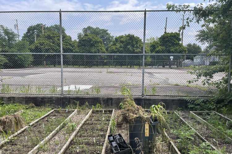 <span class="content-image-text">Location of the Sport Court relative to the Learning Garden at Mary Bethune.</span>