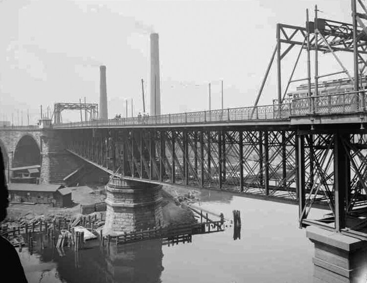 The swinging, center span of the Superior Avenue Viaduct, circa 1900