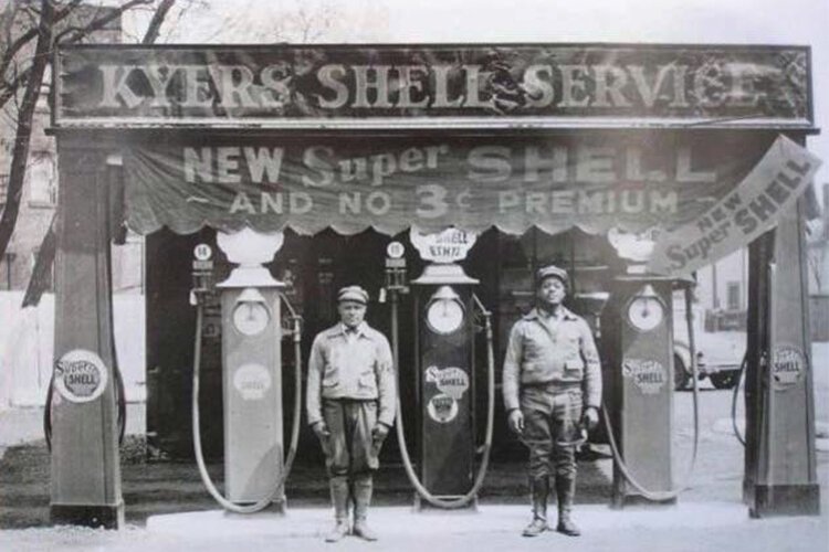 Kyer's Shell Station, Cedar and E. 79th Street, 1930s