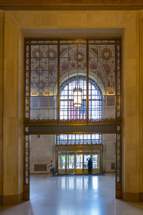 <span class="content-image-text">Terminal Tower lobby</span>