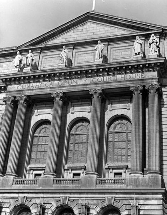 <span class="content-image-text">South Facade of the Cuyahoga County Courthouse, with statues of (L-R}: Archbishop Stephen Langton and Simon de Montfort, by Herbert Adams; King Edward I and John Hampden by Daniel Chester French; John Lord Somers and William Murray, Earl of Mansfi</span>