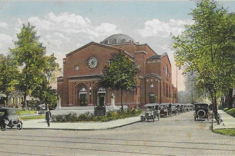 <span class="content-image-text">Euclid Avenue Temple date: ca. 1915-20</span>