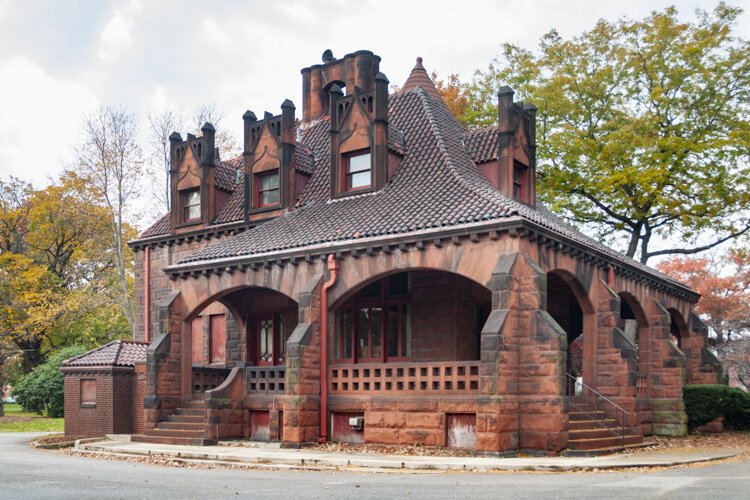 Riverside Cemetery Gatehouse