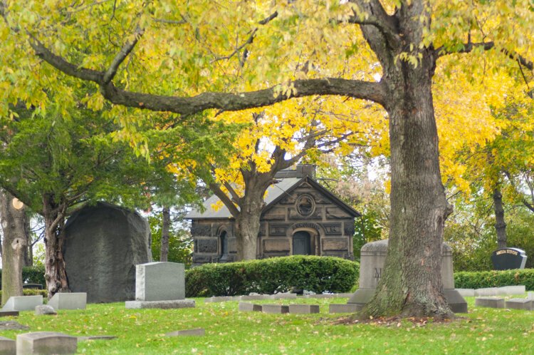 riverside_cemetery_063.jpg