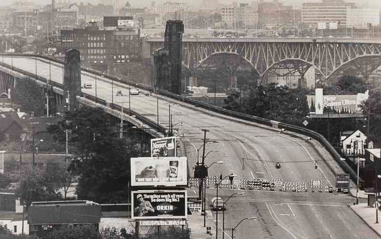 The bridge closed for a number of years in the early 1980s to undergo extensive repairs. It reopened in 1983 with a new name: the Hope Memorial Bridge.