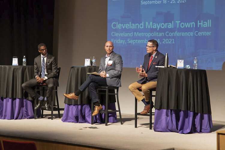 <span class="content-image-text">Cleveland Mayoral Town Hall event hosted at Cleveland Metropolitan Conference Center</span>