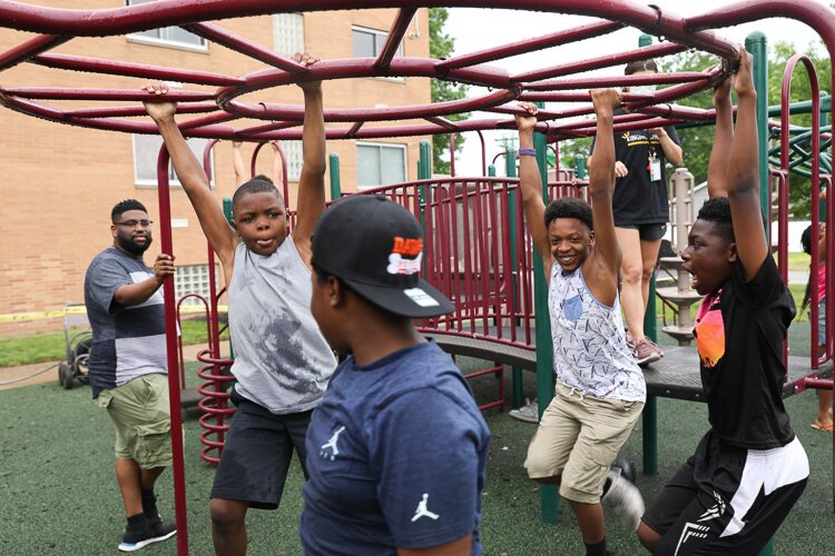 <span class="content-image-text">Giving the gift of play to children experiencing homelessness</span>