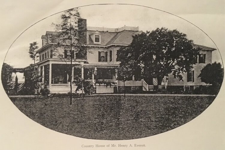 <span class="content-image-text">The house Arthur Oviatt designed for Henry Everett. This is the building that burned and was replaced by the Frank Meade designed house that is now the Kirtland Country Club.</span>