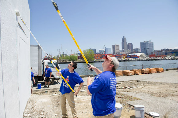 Sherwin Williams volunteers spruce up the iconic Coast Guard Station
